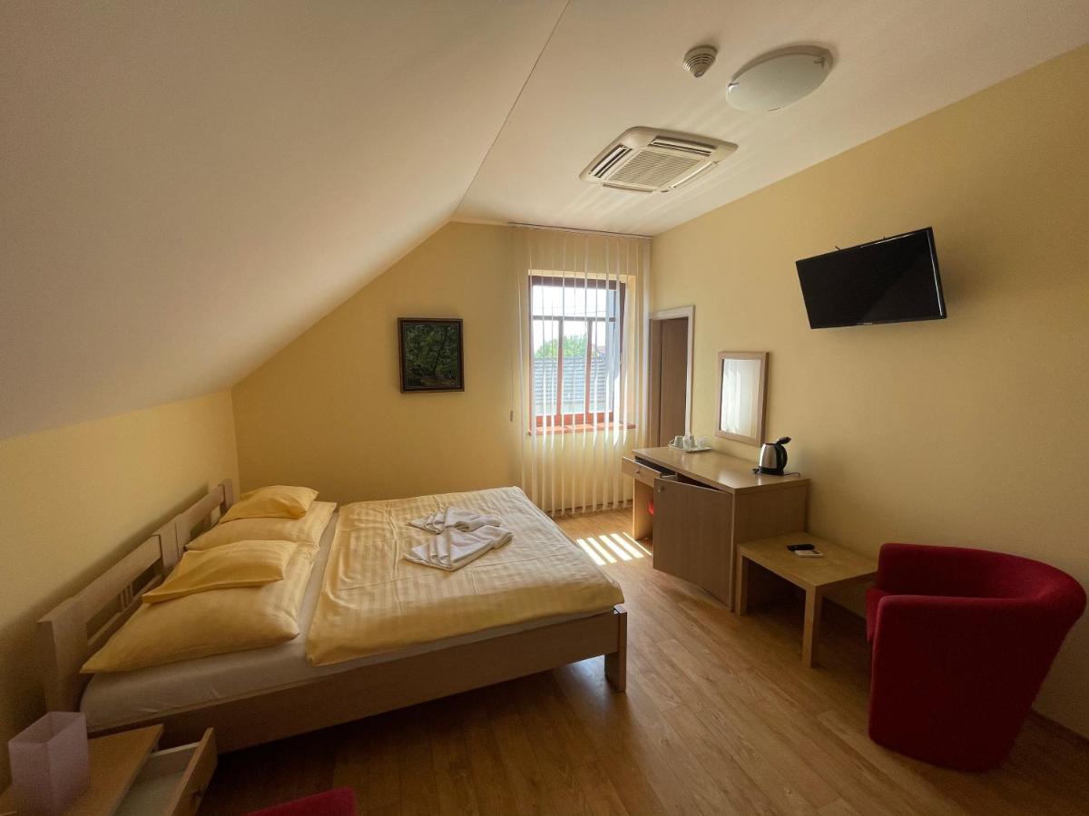 U Bohuša Penzion Lednice
